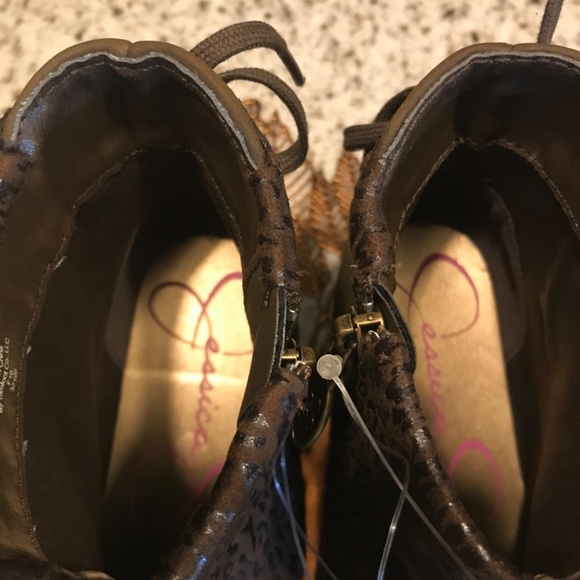 Ankle boots - Picture 4 of 11